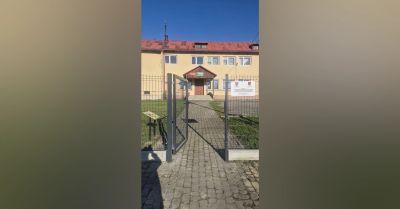 Nowe ogrodzenie i uporządkowany teren przy świetlicy w Krościenku